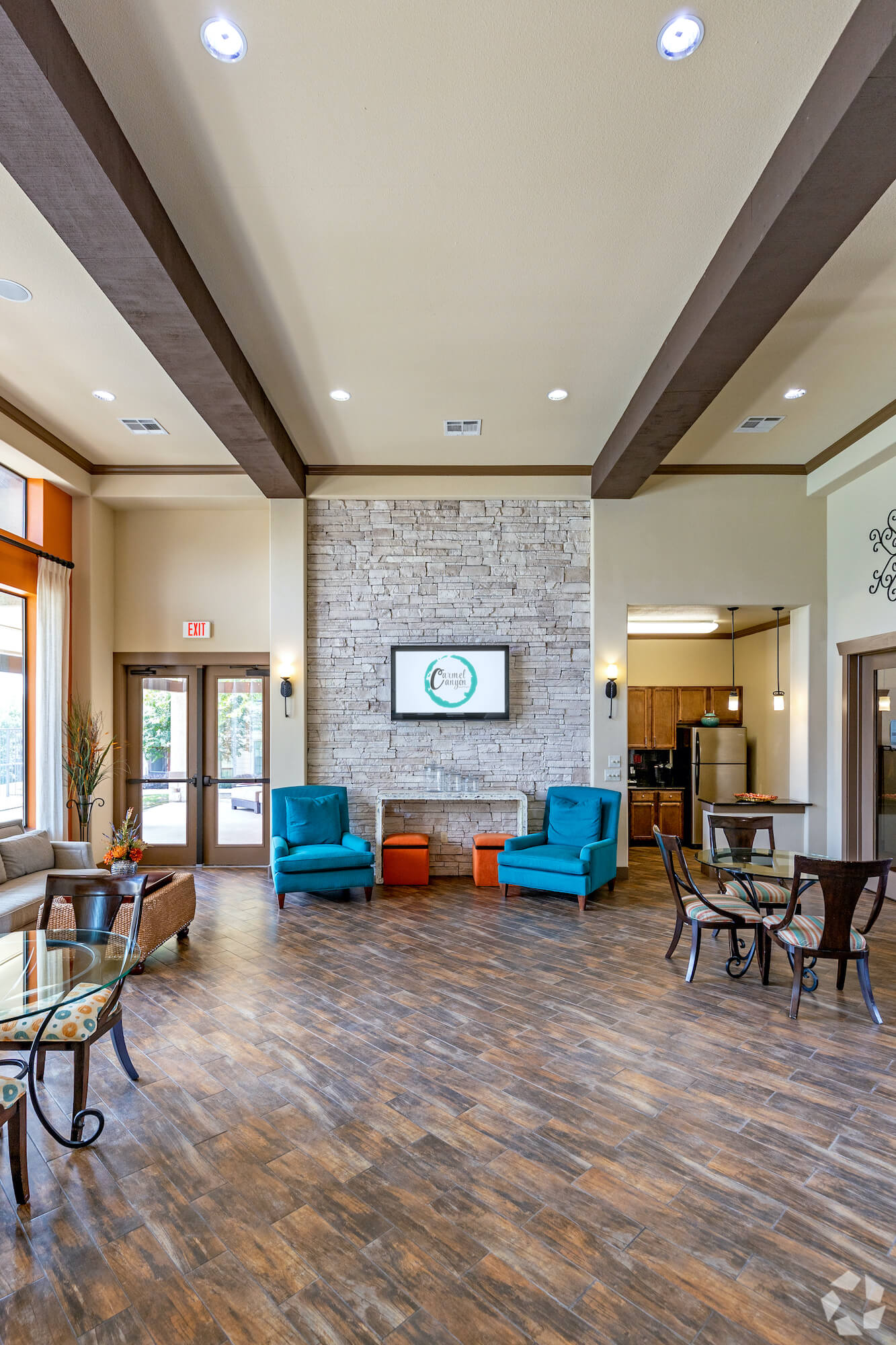 Another view of the Carmel Canyon leasing office lobby.